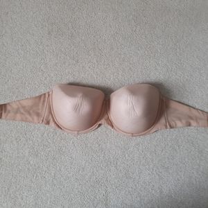 Calvin klein nude strapless bra. EUC. Size 38DD